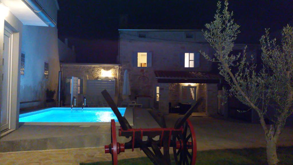 Holiday Home Peruski Holiday home *